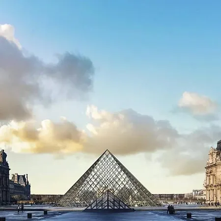 Marais Louvre Luxury New 2br Full Ac By Melvane Parigi