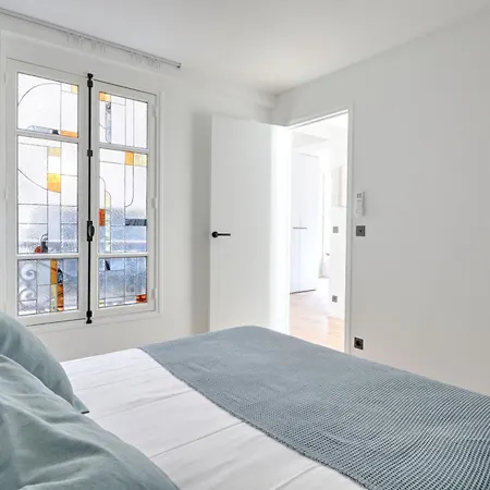 Appartamento Marais Louvre Luxury New 2br Full Ac By Melvane Parigi