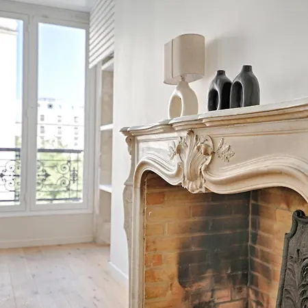 Marais Louvre Luxury New 2br Full Ac By Melvane Parigi