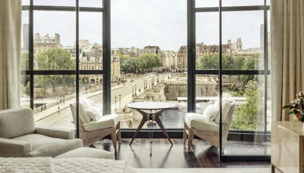 Marais Louvre Luxury New 2br Full Ac By Melvane